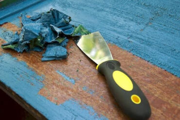 Verf verwijderen van hout: zo pak je het veilig en effectief aan