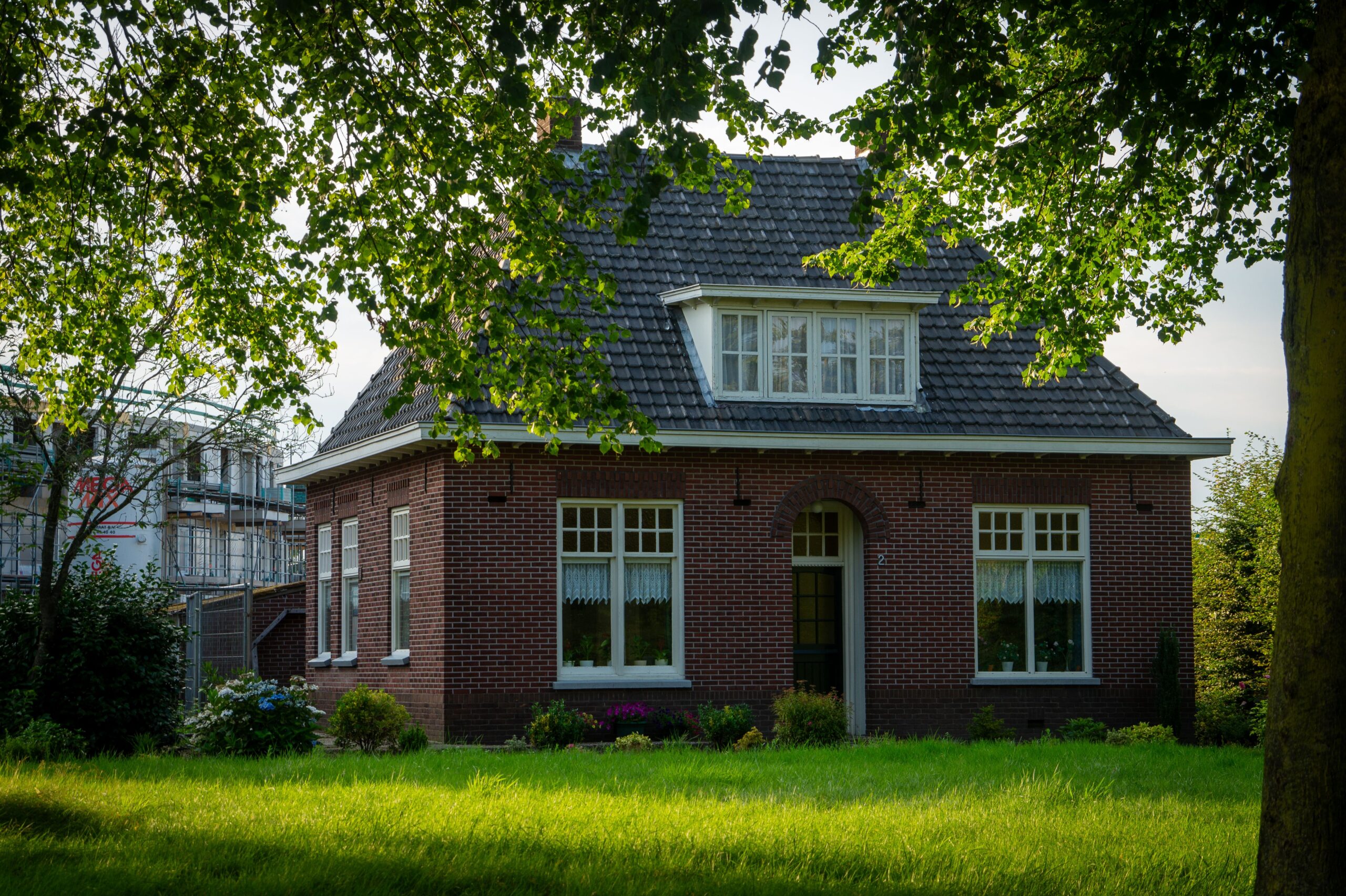 Scheuren zelf herstellen: wat kun je wel en niet zelf doen